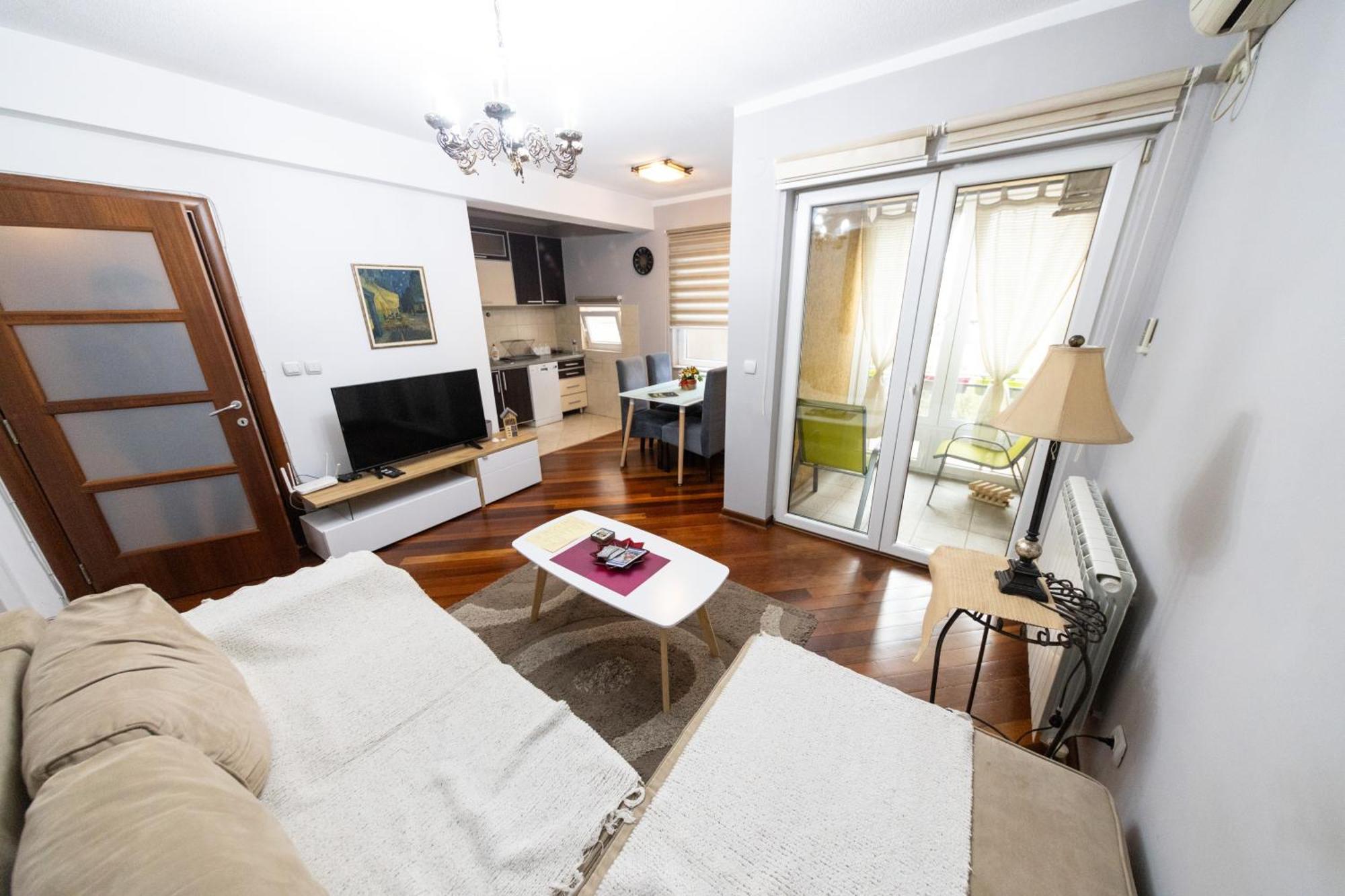 Lux Place Apartments Downtown Kragujevac Exteriör bild